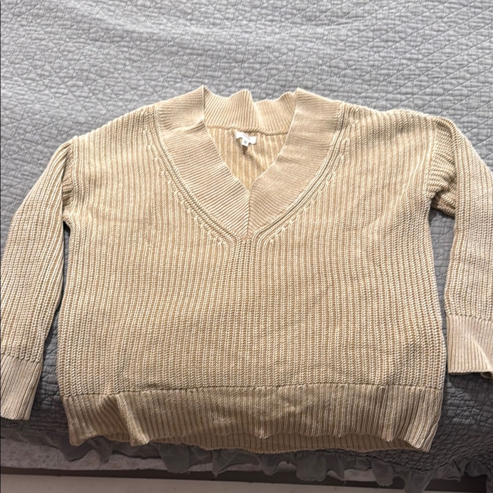 Aerie Cream V-Neck Ribbed Sweater